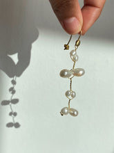 Cargar imagen en el visor de la galería, PENDIENTES TWIN PEARLS