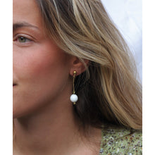 Cargar imagen en el visor de la galería, PENDIENTES WHITE DANCING